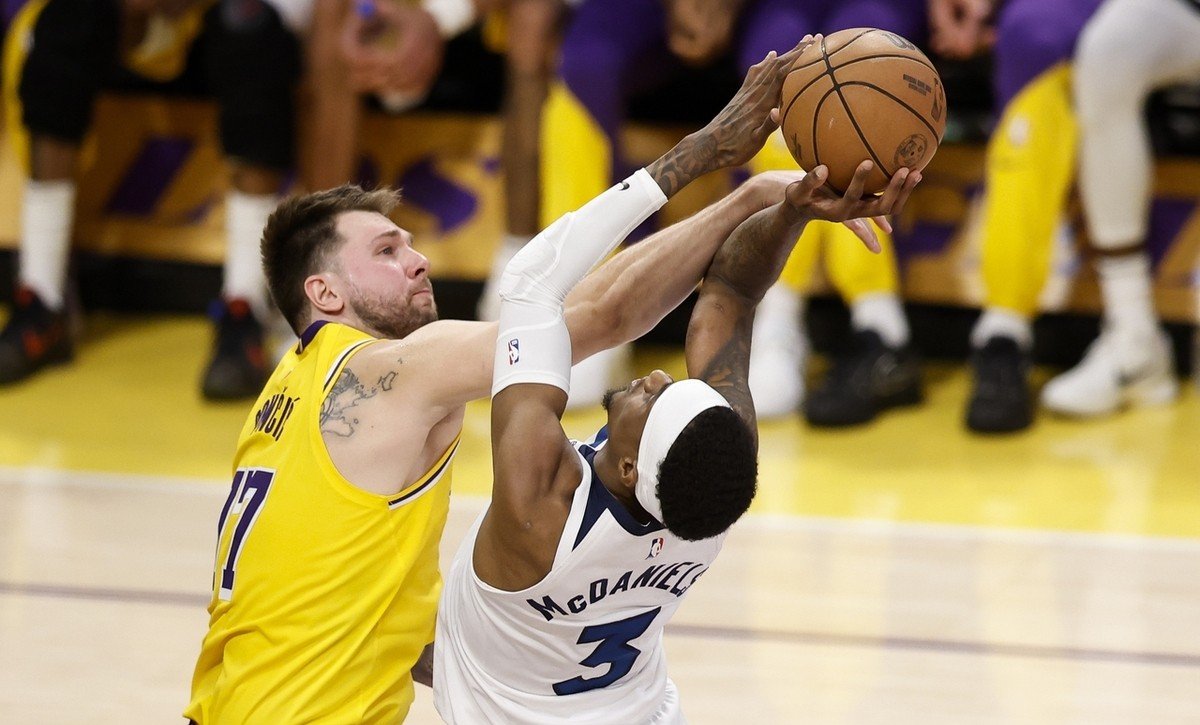 包含明尼苏达森林狼训练开放日,赛前篮板制胜引观众欢呼,德甲在即,纪律约束更严格的词条 包含明尼苏达森林狼训练开放日,赛前篮板制胜引观众欢呼,德甲在即,纪律约束更严格的词条