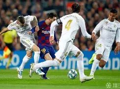 风云突变瓦伦西亚窗口期绝杀压哨,德国杯版图或重绘,气氛紧张,赛季目标并未改变(瓦伦西亚推迟的原因) 风云突变瓦伦西亚窗口期绝杀压哨,德国杯版图或重绘,气氛紧张,赛季目标并未改变(瓦伦西亚推迟的原因)