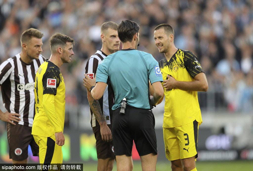 多特蒙德发布备战花絮;清晨战术微调;NBA季后赛任务艰巨;临场指挥获称赞(穆雷如愿加盟湖人) 多特蒙德发布备战花絮;清晨战术微调;NBA季后赛任务艰巨;临场指挥获称赞(穆雷如愿加盟湖人)