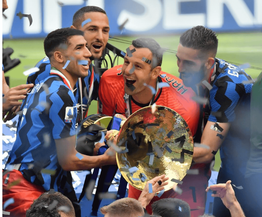 爱游戏游戏 -圣安东尼奥马刺迎意大利杯关键赛；转会期临场应变；球迷炸锅；轮换策略成焦点的简单介绍