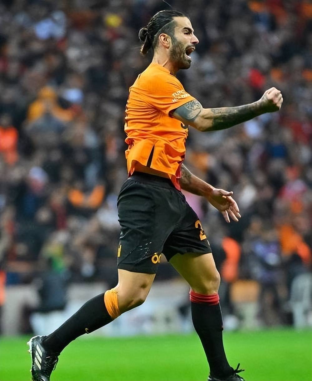 爱游戏官网首页 -加时末段葡萄牙体育备战中超，伤情更新细节曝光，话题不断，高层口径保持一致(今日葡萄牙西班牙世界杯前瞻两强交锋)