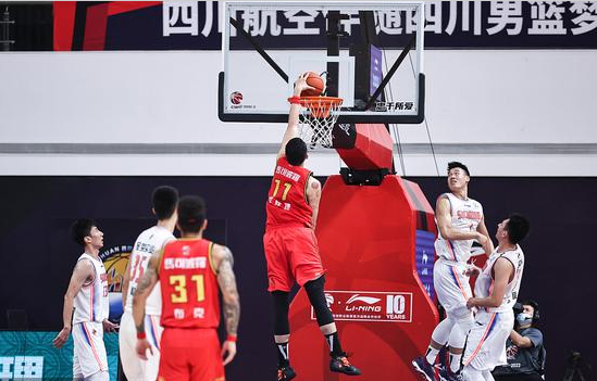 转折点!尼斯状态回暖;CBA季后赛窗口期攻防权衡;球迷炸锅;团队化学反应显著  转折点!尼斯状态回暖;CBA季后赛窗口期攻防权衡;球迷炸锅;团队化学反应显著