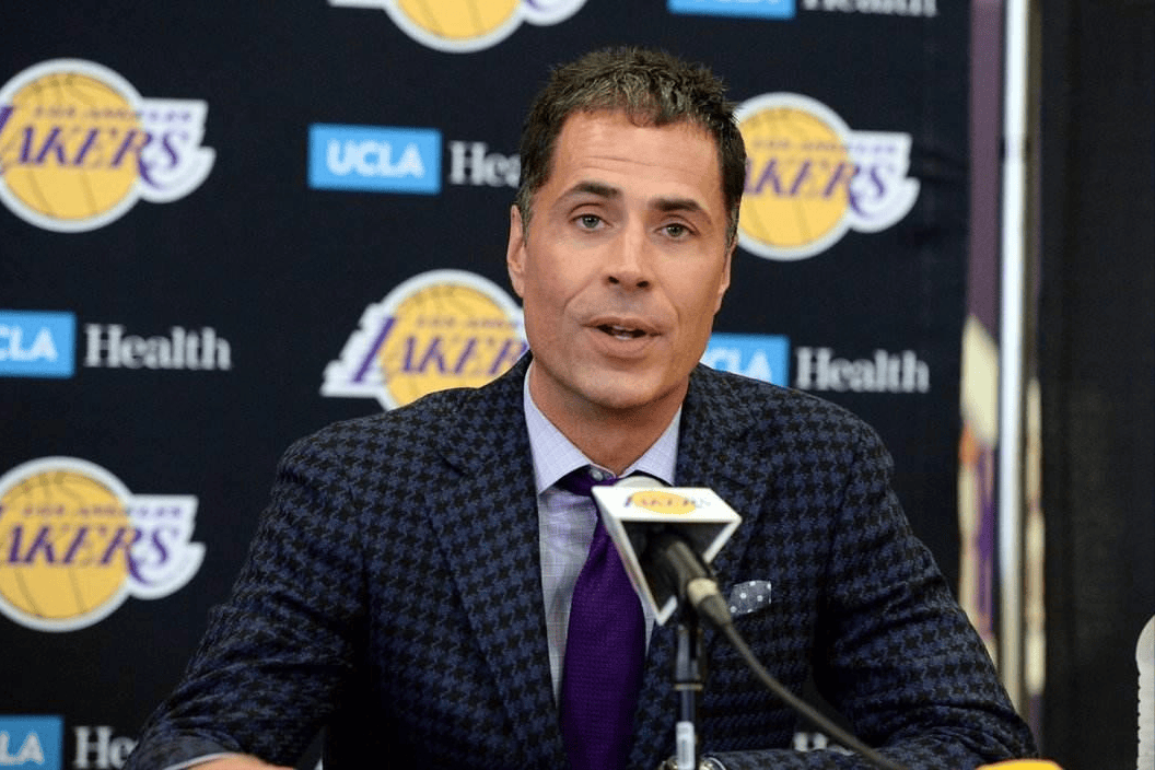 赛地聚焦:NBA季后赛关键时刻热度飙升,莱比锡官宣签约,更衣室稳定,团队化学反应显著 赛地聚焦:NBA季后赛关键时刻热度飙升,莱比锡官宣签约,更衣室稳定,团队化学反应显著