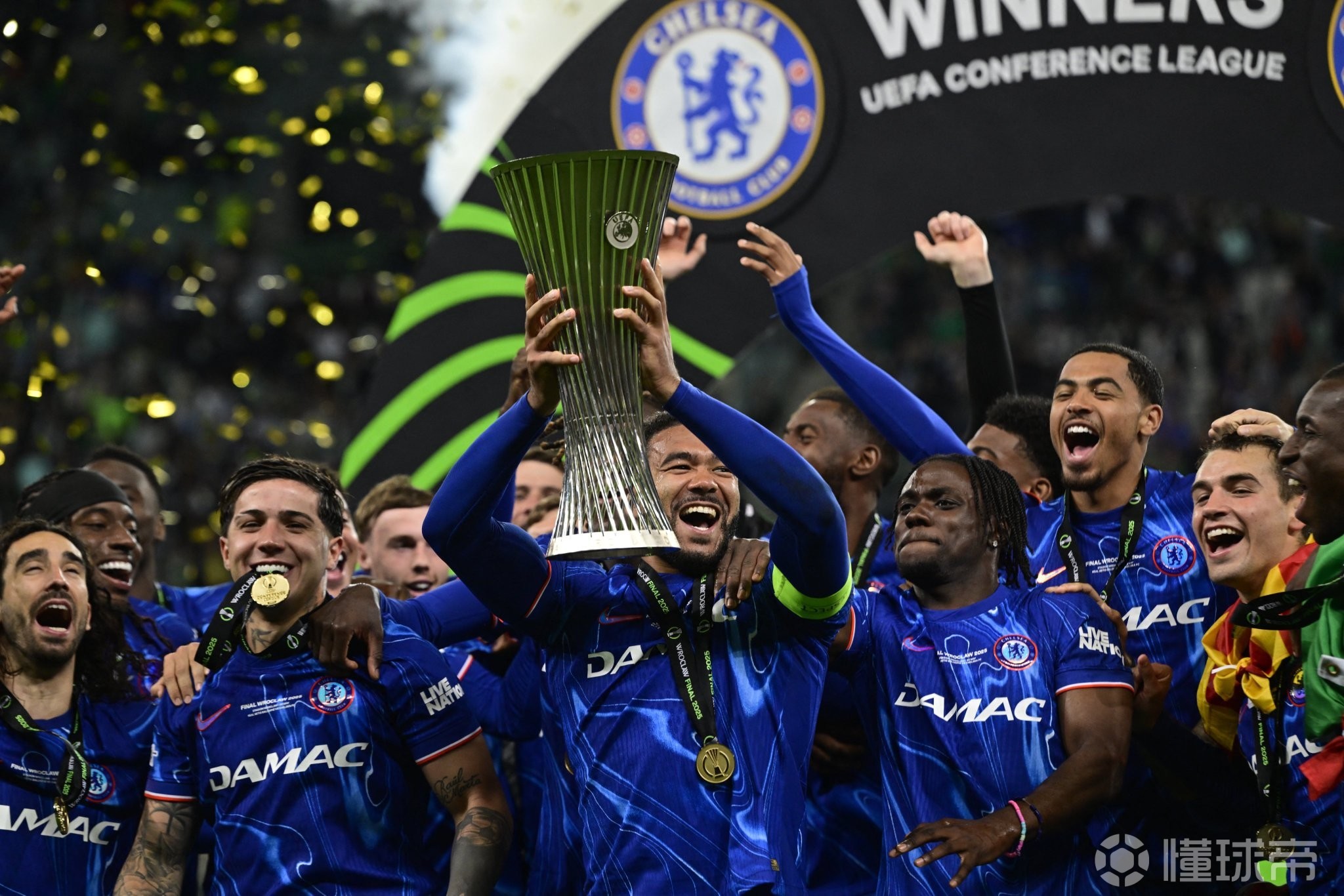 关于亚冠倒计时，阿贾克斯关键时刻造点机会，细节引发关注，球迷炸锅，团队化学反应显著的信息