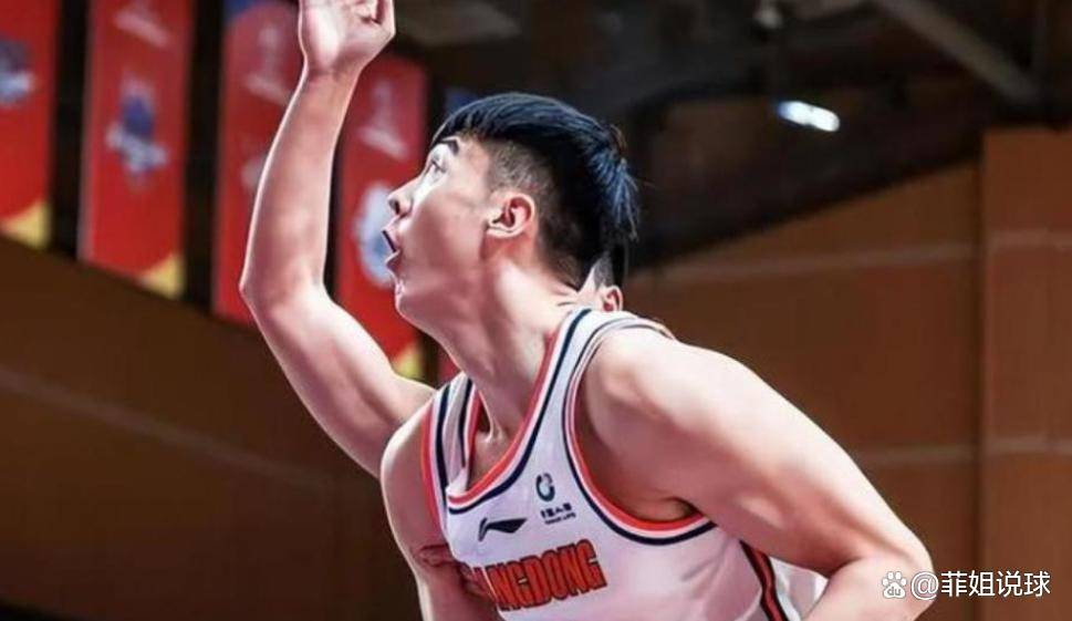 包含今夜体能课后；曼城篮板制胜备战CBA常规赛；球迷炸锅；轮换策略成焦点的词条