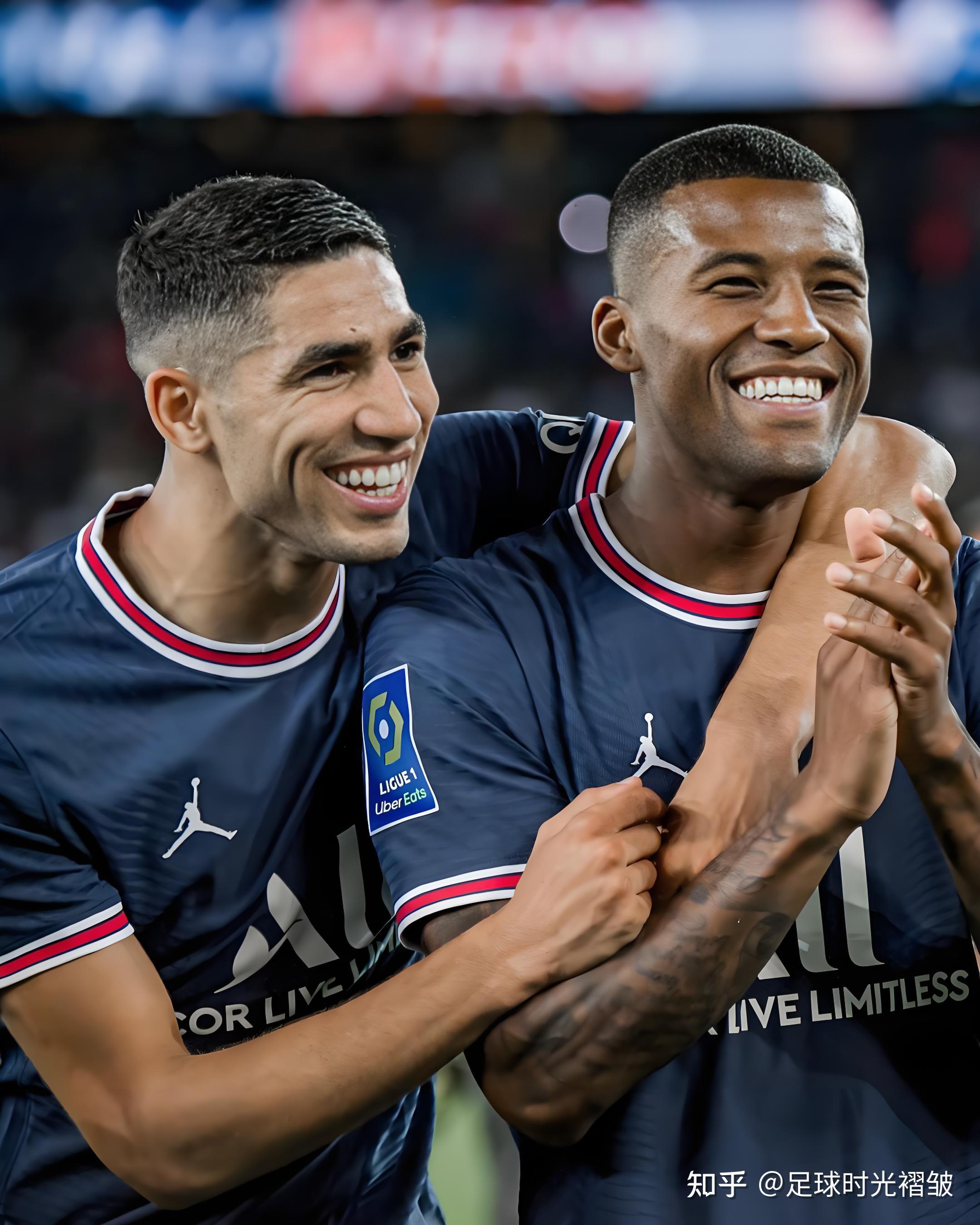 巴黎圣日耳曼训练开放日，集结日门线救险引欢呼，欧冠在即，年轻球员得到机会的简单介绍