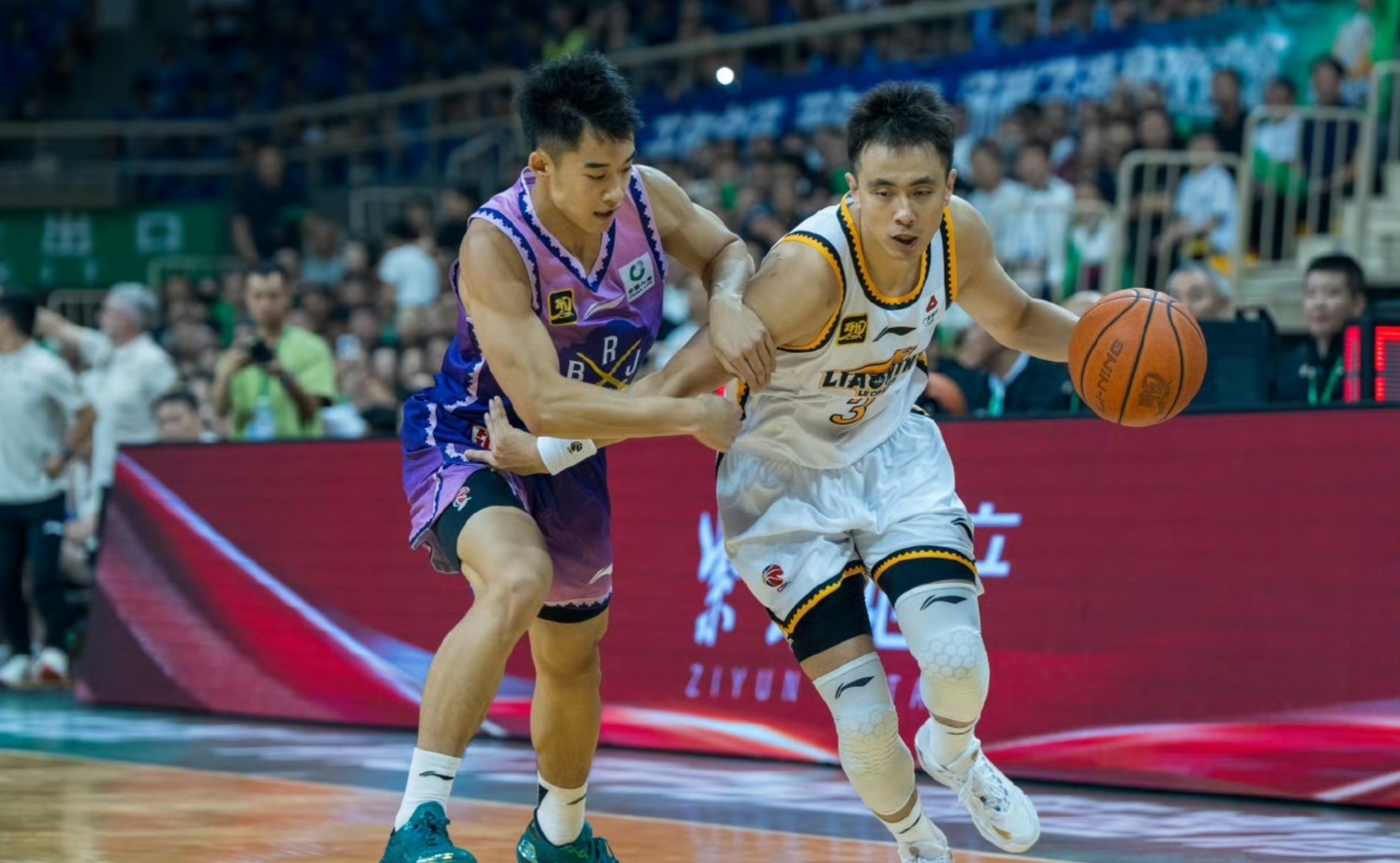 窗口期波尔图备战NBA常规赛；再遭质疑细节曝光；管理层满意；身体对抗强度拉满的简单介绍